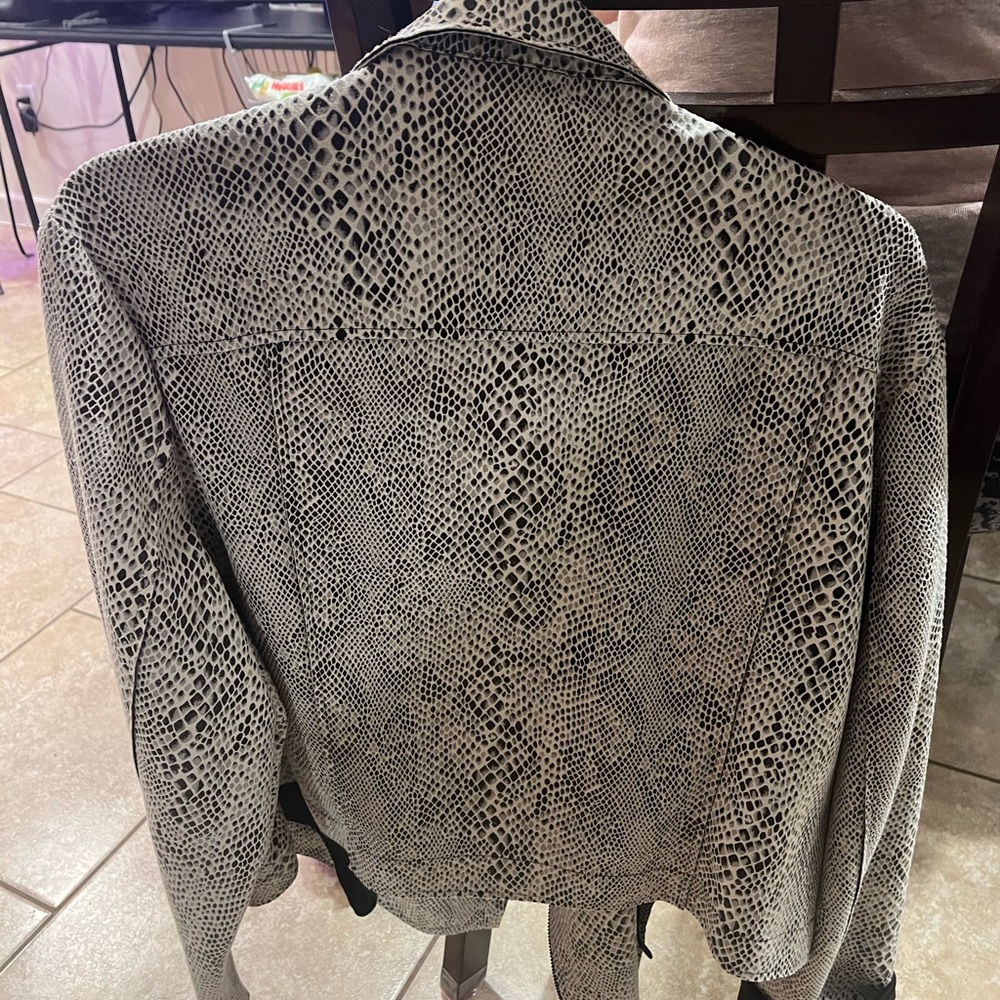 Light Jacket - image 3